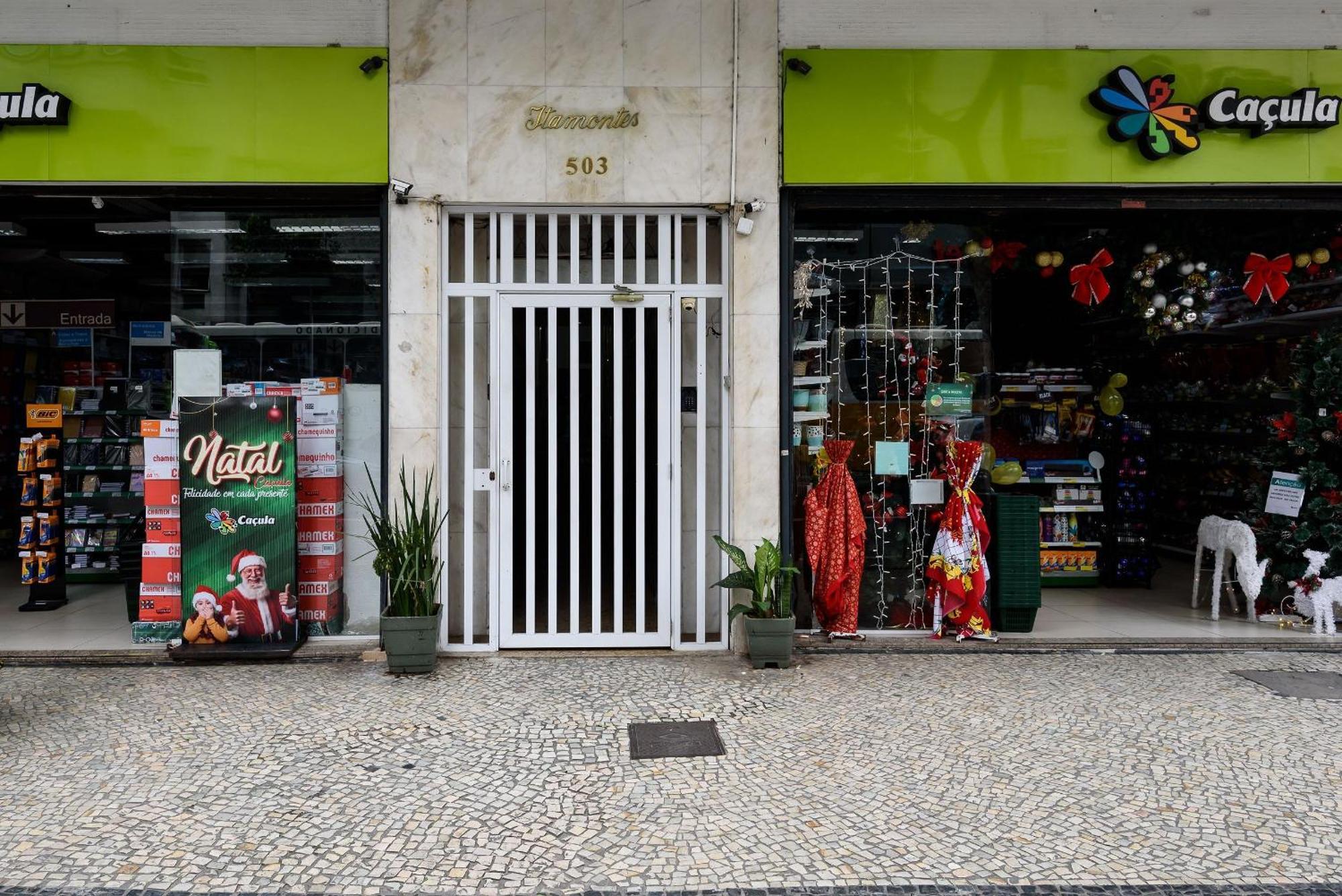 Apartamento 3qts Decorado A 400m Da | Br 503/204